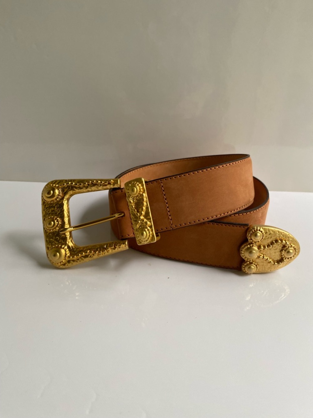Vintage ADOPPIA VITA Tan suede Leather Belt with Ornate Gold Buckle - Picture 6 of 7